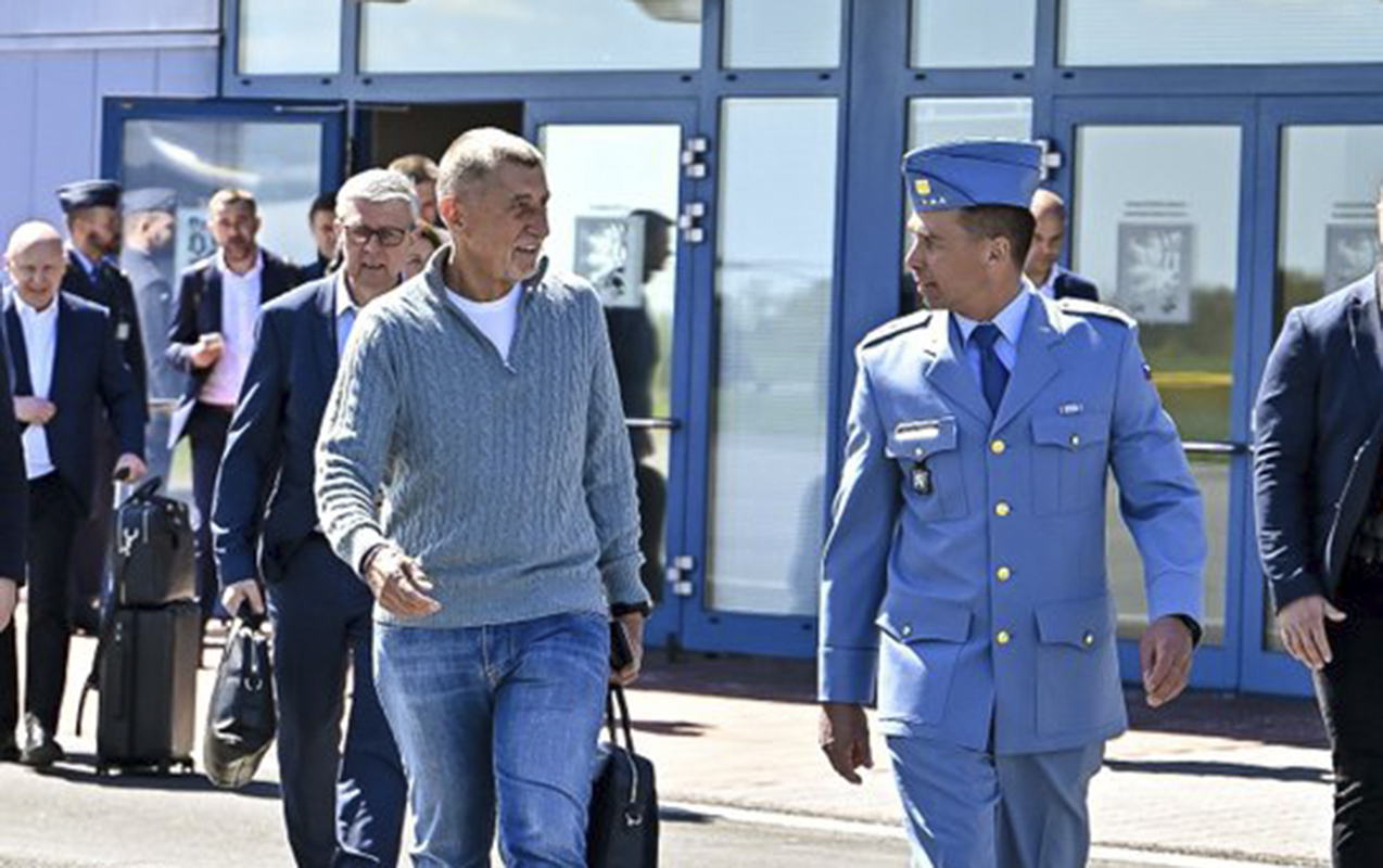 andrey-babis-azerbaycana-gelir