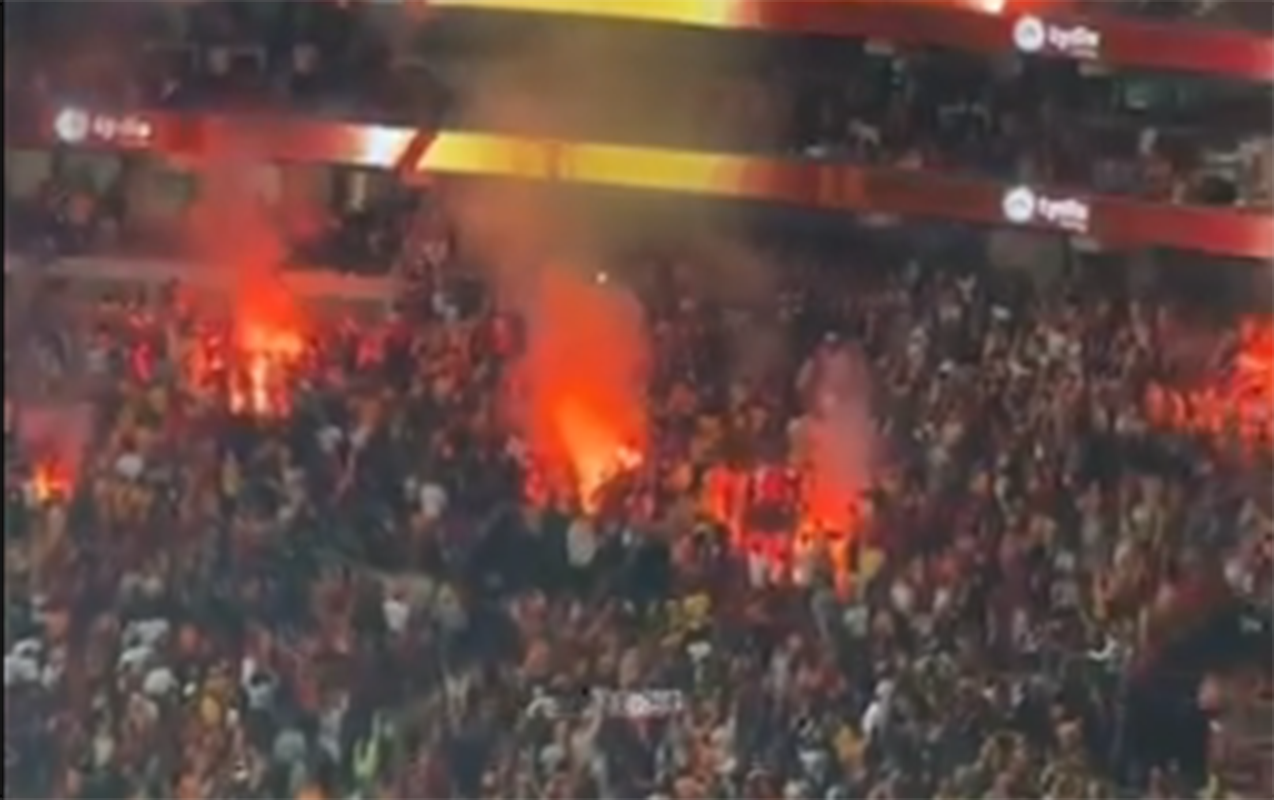 fenerbaxca-azarkeslerinin-atdigi-meseller-tribunaya-dusdu