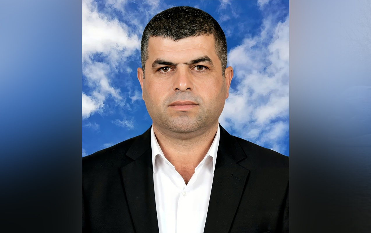 iki-avtomobilin-arasinda-qalaraq-oldu