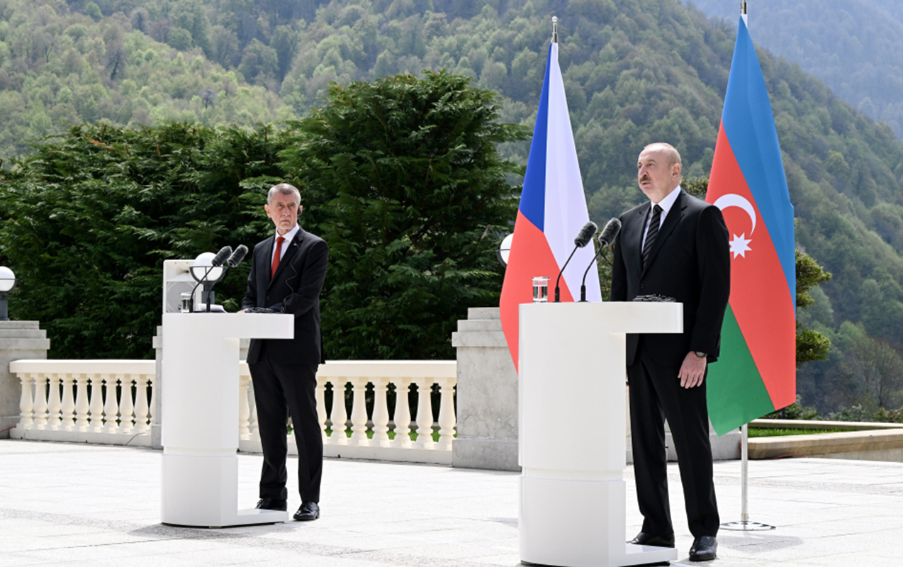 ilham-eliyev-ve-andrey-babis-metbuata-beyanatlarla-cixis-etdiler