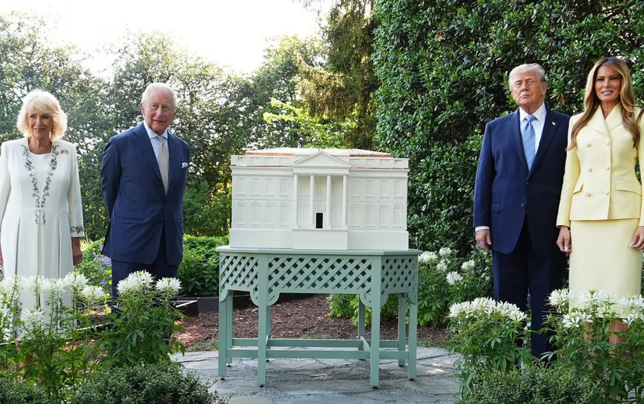 ag-evde-krali-qonaq-etdiler