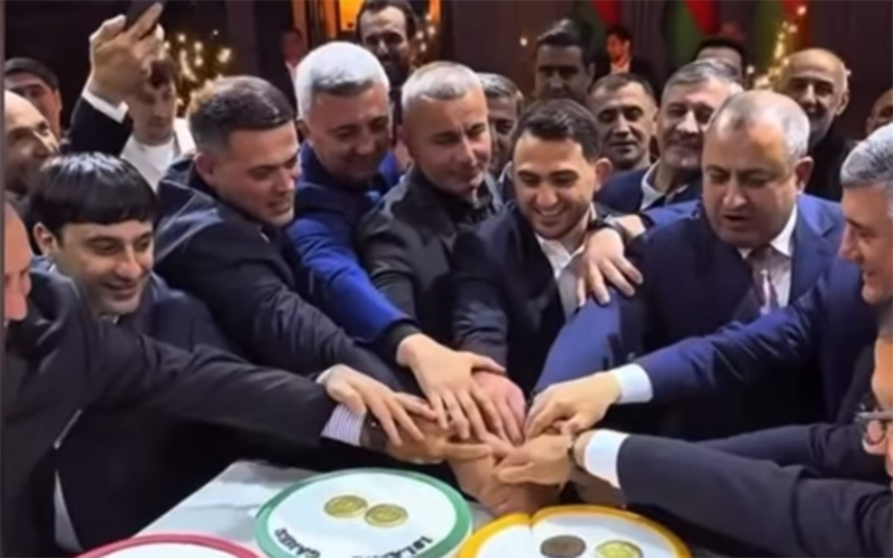 haci-eliyev-35-yasini-tenteneli-qeyd-etdi