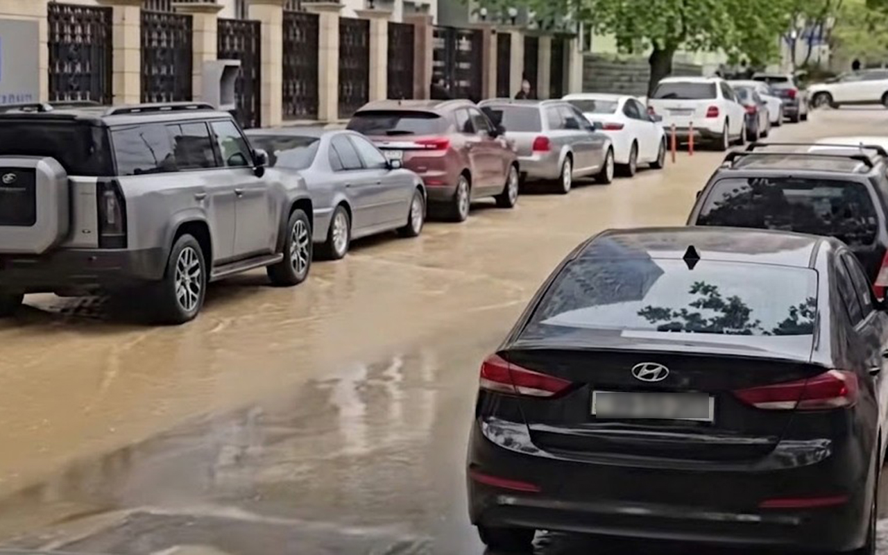 bakida-boru-partladi-kuceni-su-basdi