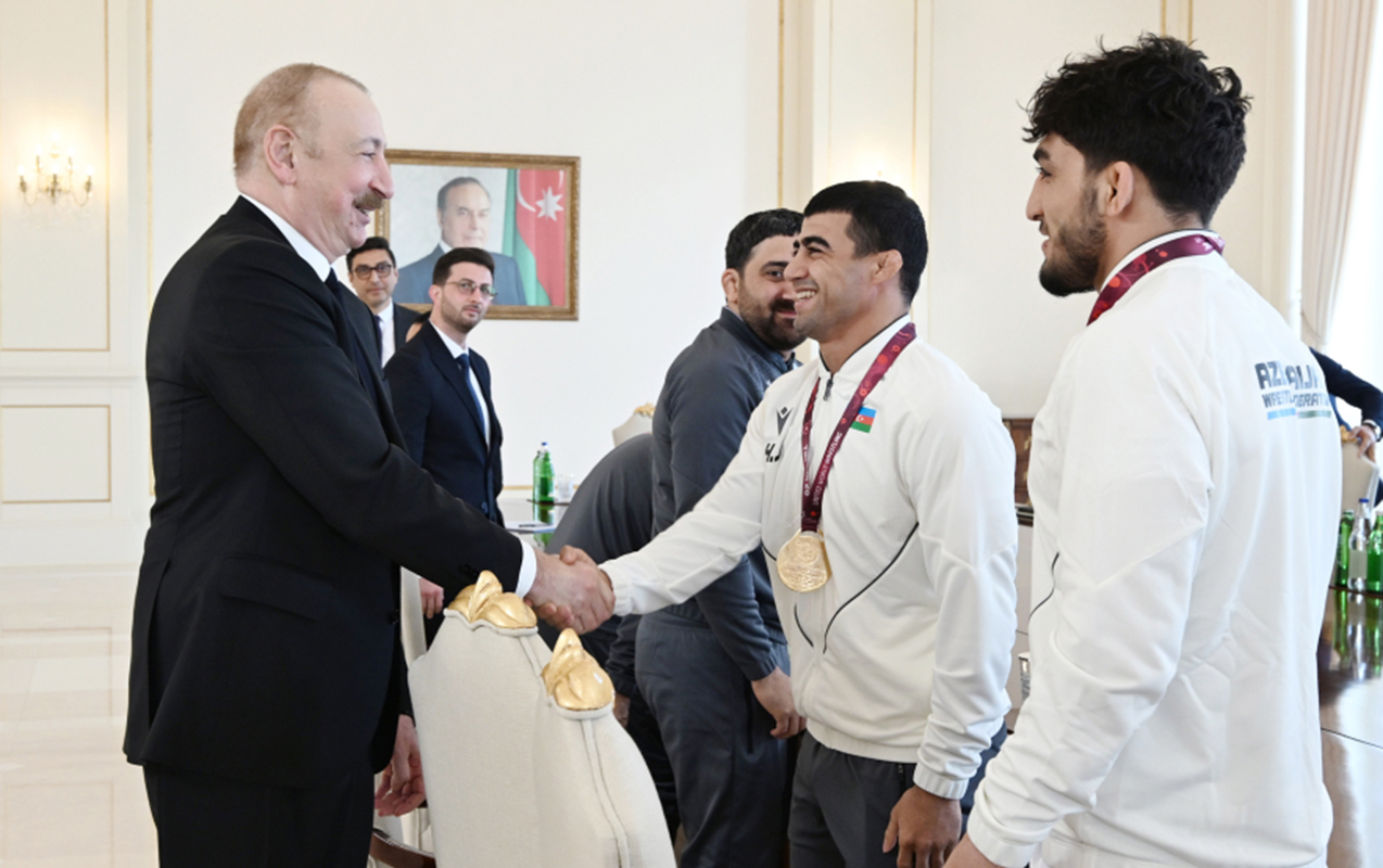 prezidentin-gulescilerle-gorusunden