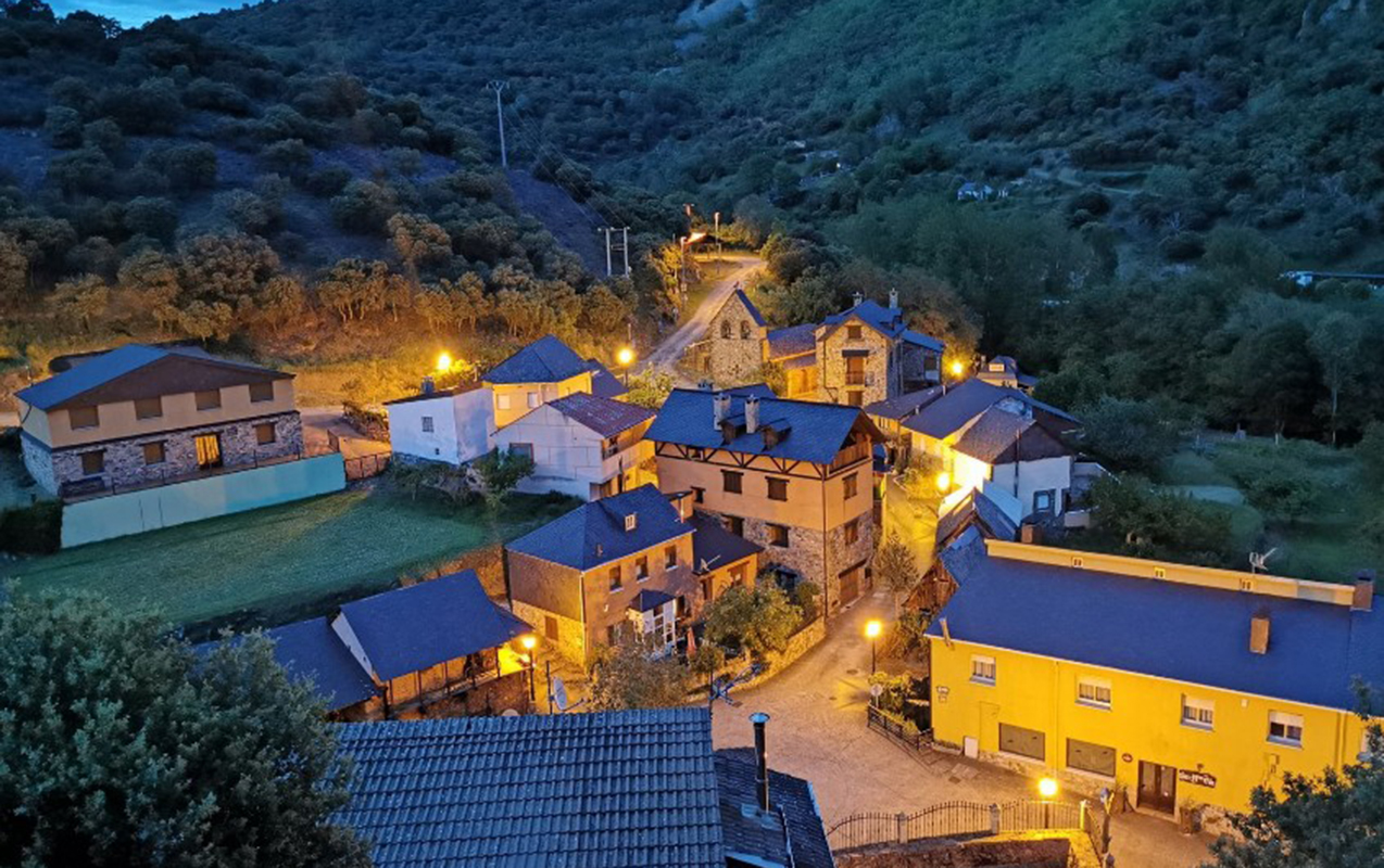 bu-kendin-16-sakini-var-amma-25-min-turist-gelir