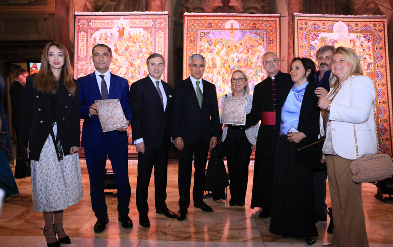vatikanda-heyder-eliyev-fondu-ile-birge-layihelerin-teqdimatina-hesr-olunan-tedbir-kecirildi