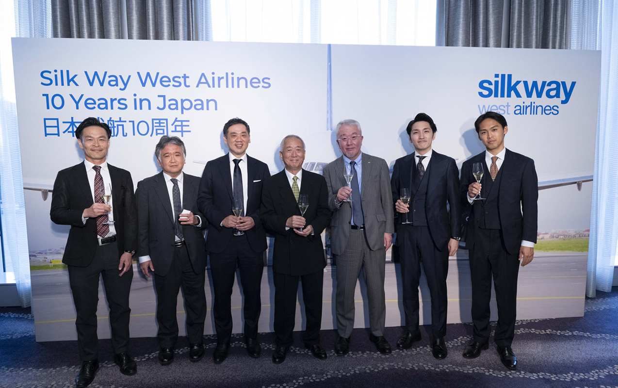 silk-way-west-airlines-yaponiyaya-ucuslarinin-10-illiyini-qeyd-edir