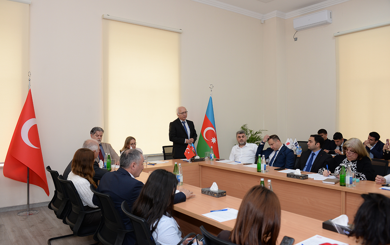 turkiye-azerbaycan-universitetine-infotur-kecirildi