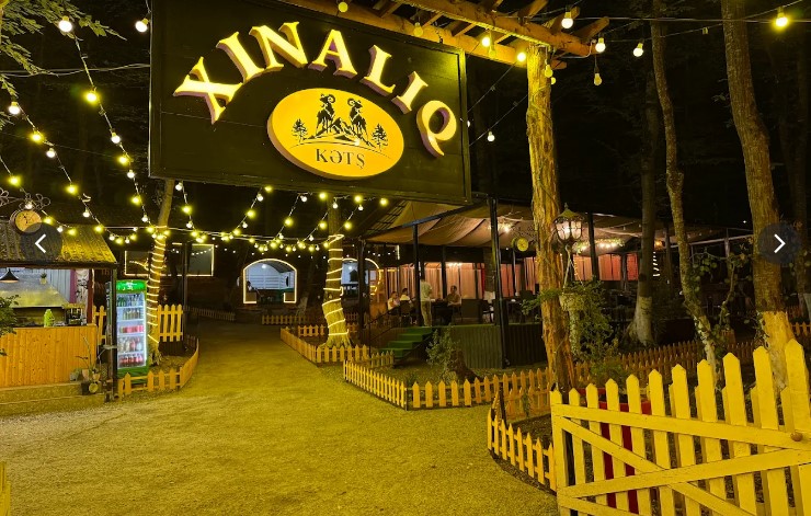 xinaliq-restoraninda-ofisiant-qefil-oldu