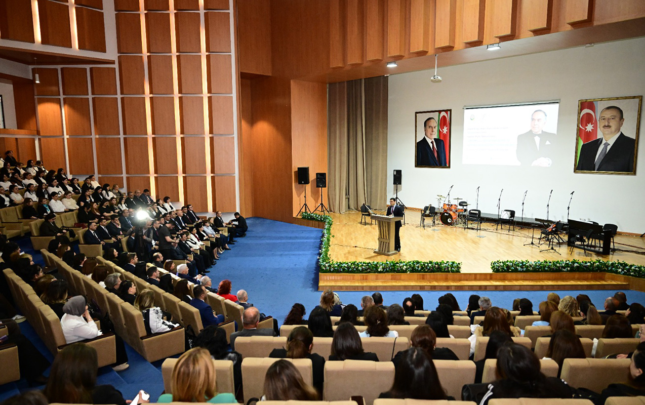 sekide-umummilli-lider-heyder-eliyev-ve-azerbaycanin-medeniyyet-deyerleri-adli-tedbir-kecirildi
