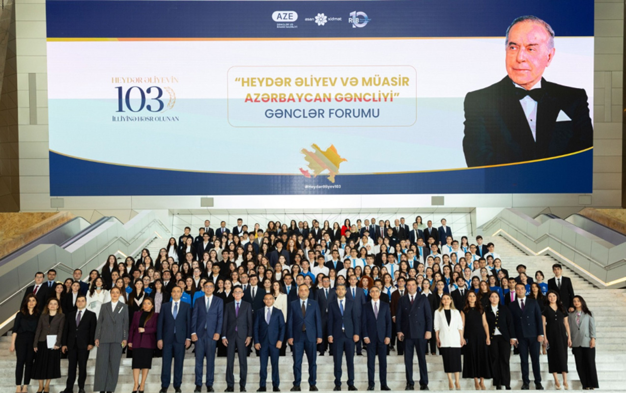 heyder-eliyev-ve-muasir-azerbaycan-gencliyi-adli-forum-kecirildi