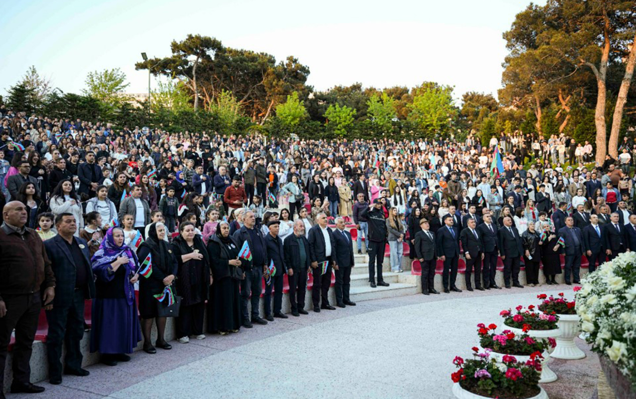 xetaide-umummilli-liderin-anadan-olmasinin-103-illiyine-hesr-olunmus-konsert-proqrami