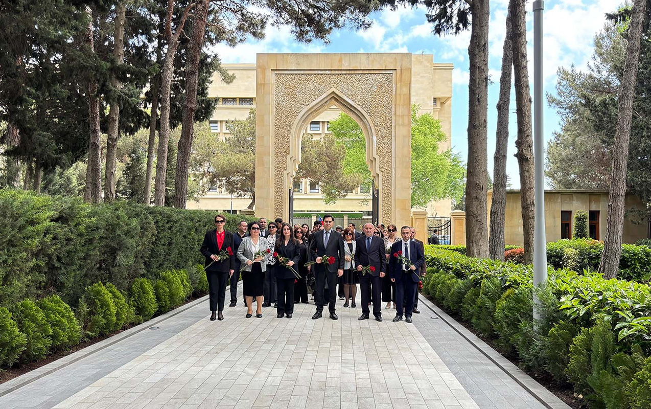 baau-da-zamansiz-lider-heyder-eliyev-irsi-adli-tedbir-kecirilib