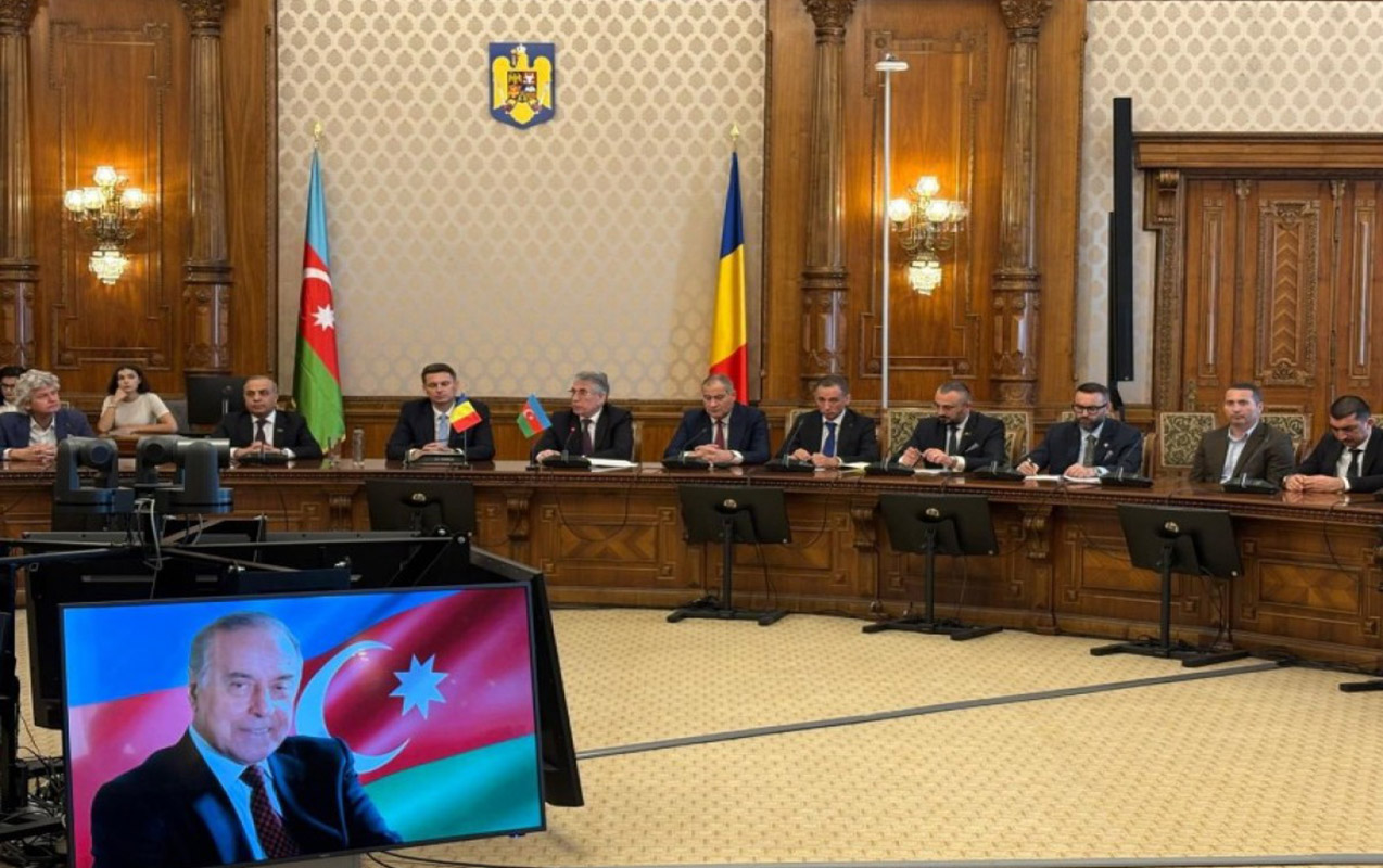 ruminiya-senatinda-heyder-eliyevle-bagli-tedbir-kecirilib