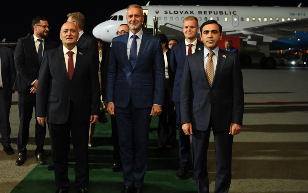rixard-rasi-azerbaycana-geldi