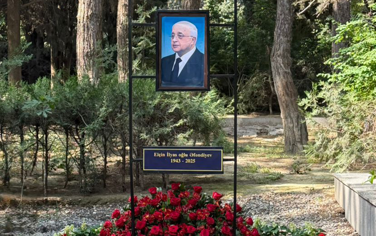 elcin-efendiyevin-mezari-ziyaret-olundu