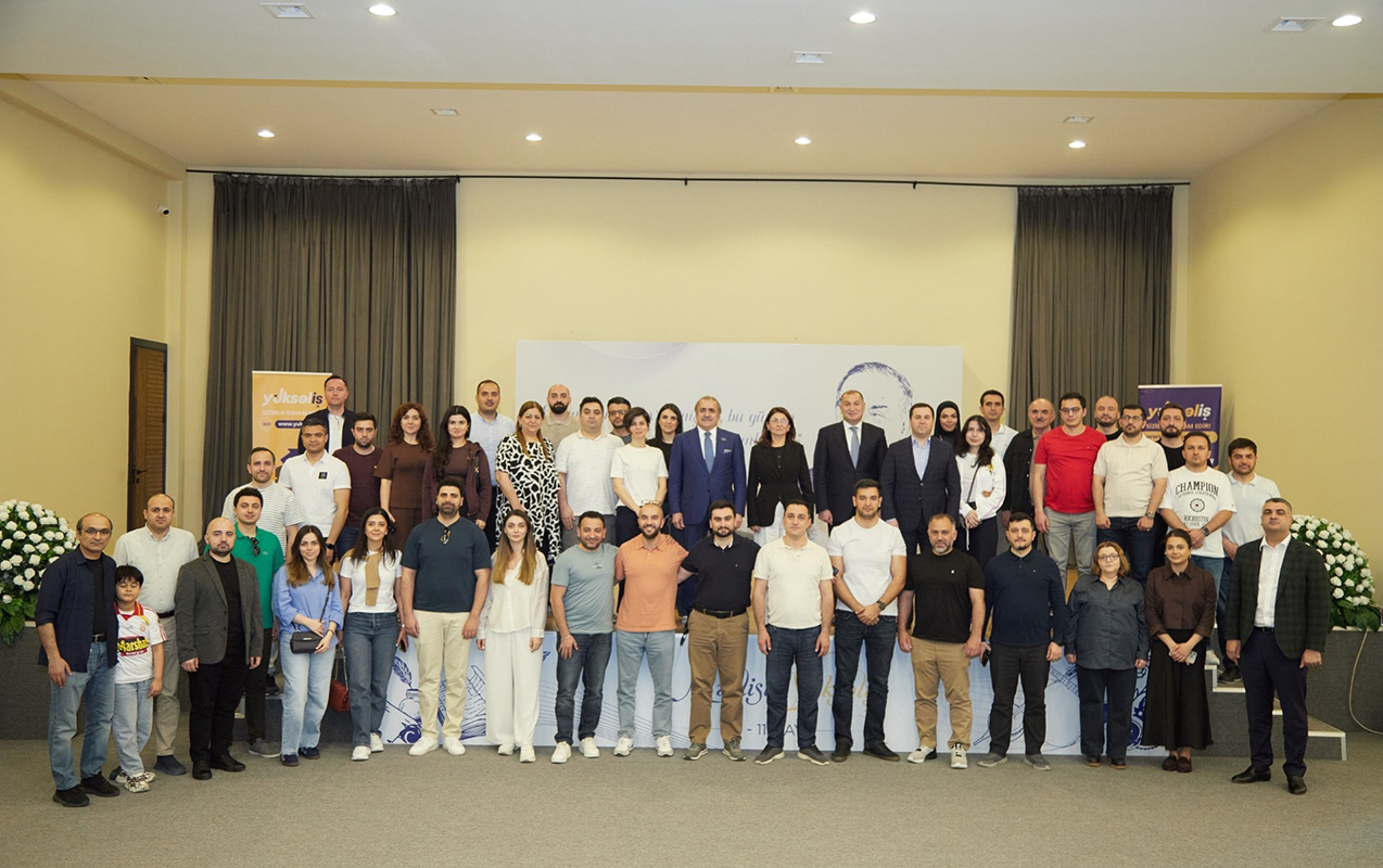 ulu-onderin-dogum-gunune-hesr-olunmus-meclisi-yukselis-tedbiri-bas-tutdu