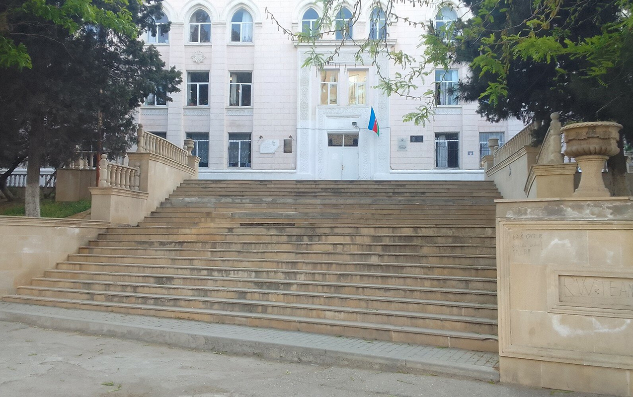 bakida-sagird-mektebin-penceresinden-yixildi