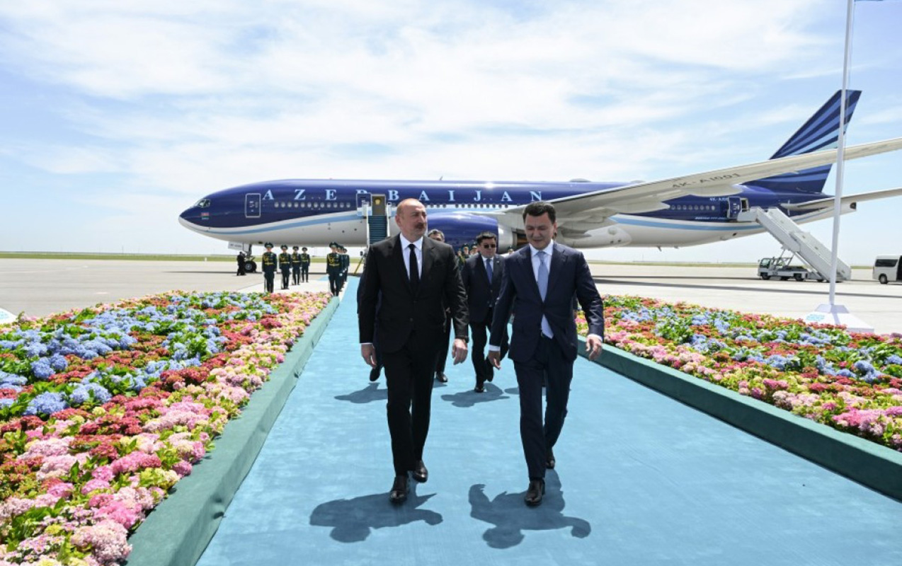 ilham-eliyev-qazaxistandadir