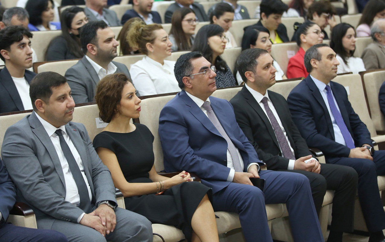 banm-de-beynelxalq-elmi-konfransin-baglanis-merasimi-kecirildi