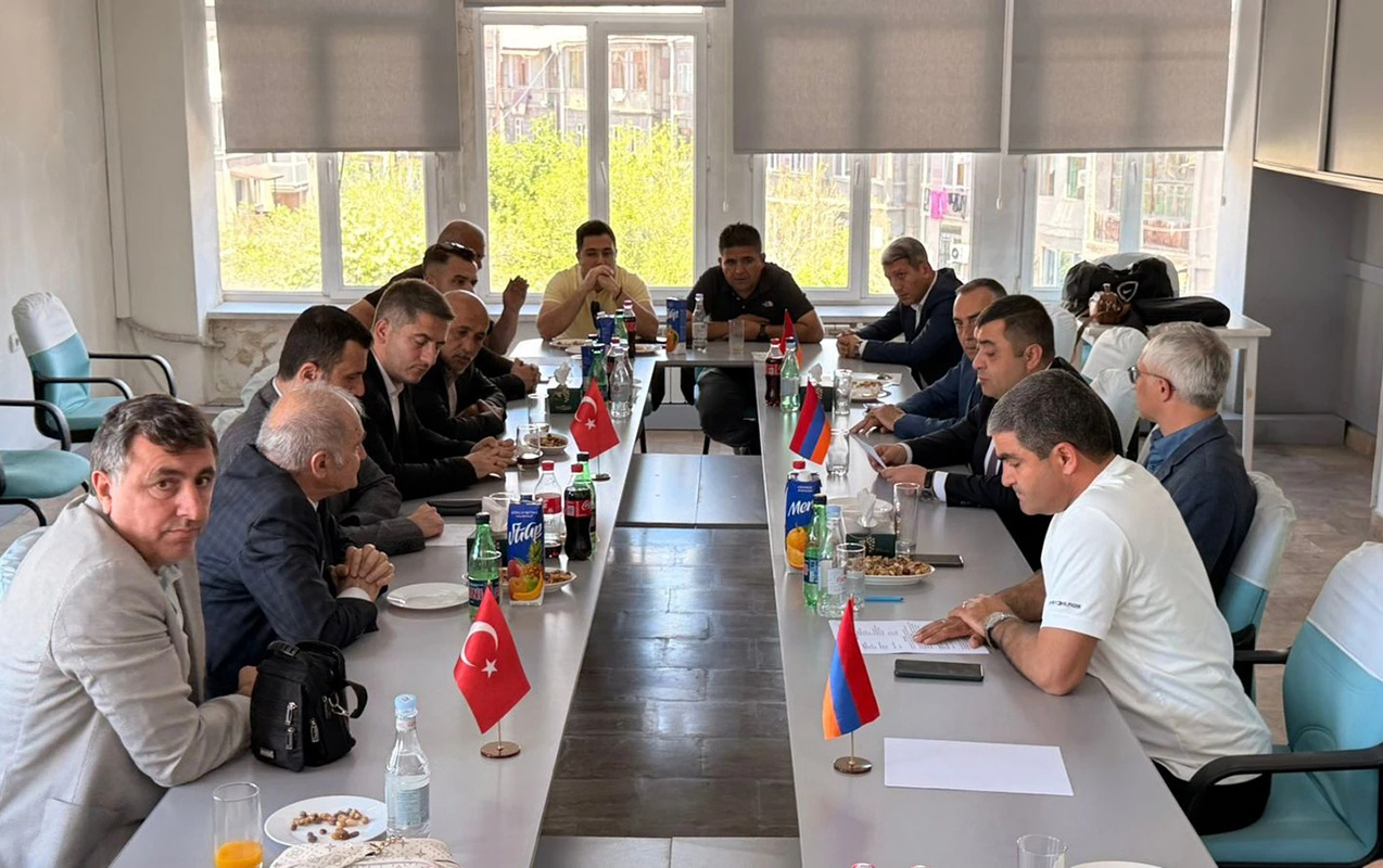 ermenistan-turkiye-komissiyasinin-ilk-iclasi-kecirilib