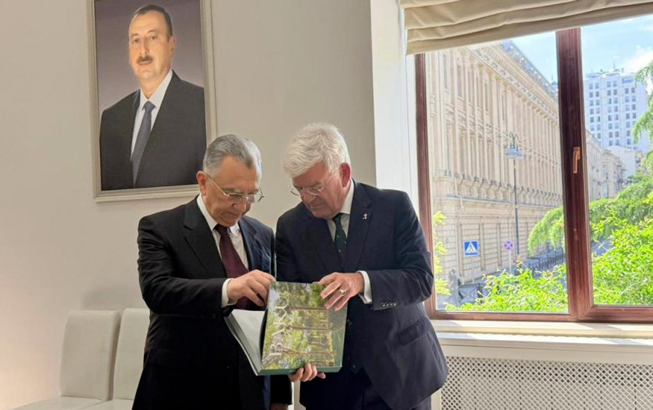 eldar-ezizov-dubay-haqqinda