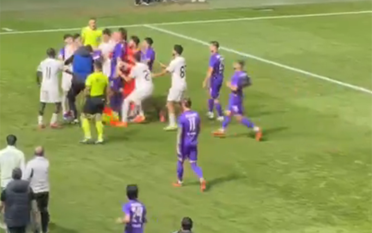 seydayev-sumqayitin-futbolcusu-ile-dava-etdi