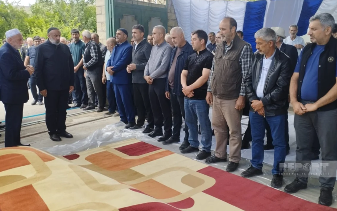iranda-qezada-helak-olan-konsulumuzla-vida-merasimi-kecirildi