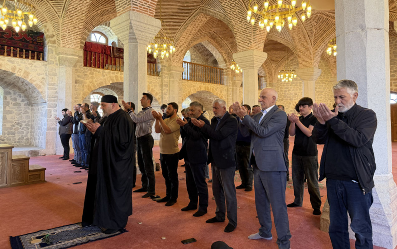 susadaki-bayram-namazindan