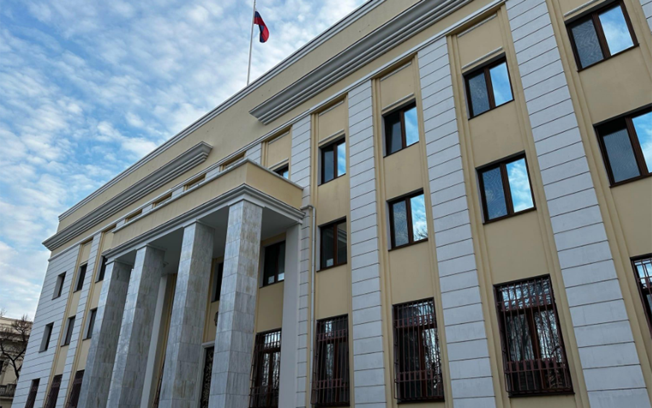 rusiyanin-ruminiyadaki-bir-konsullugu-baglanacaq