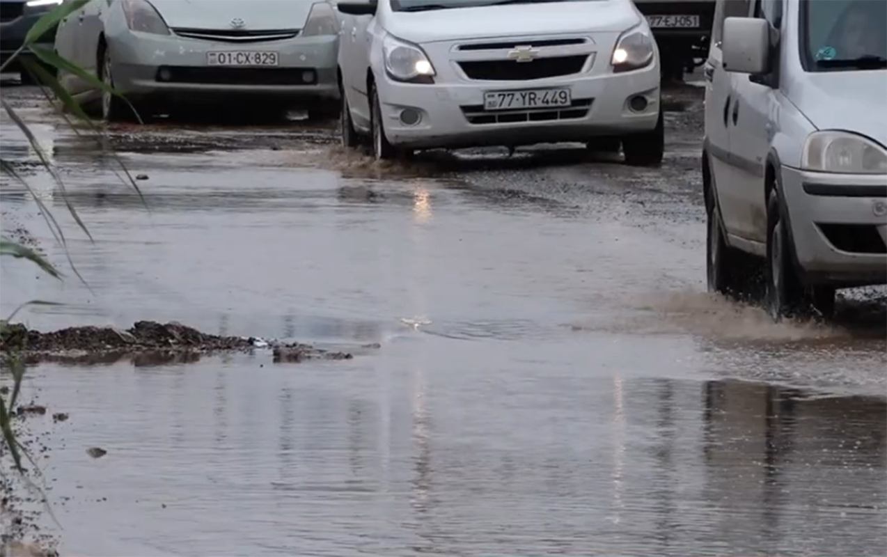 yol-berbad-veziyyetdedir-mehelleye-avtobus-da-taksi-de-gelmir