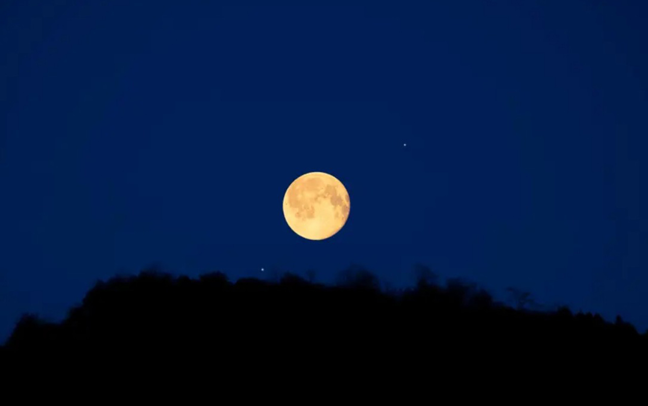 bu-gece-gozunuz-semada-olsun