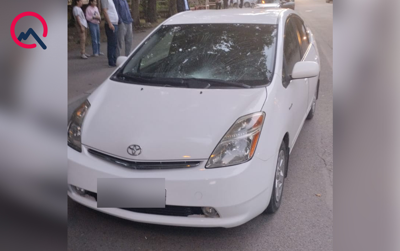 mingecevirde-toyota-prius-15-yasli-qizi-vurdu