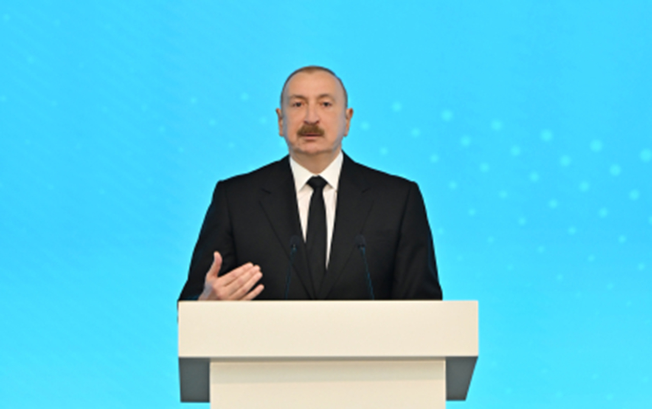 xarici-borcu-ehemiyyetli-derecede-azaltmagi-bacardiq