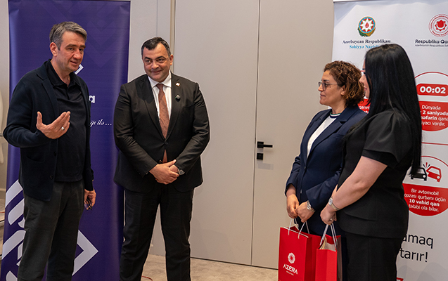 azera-holdinqin-emekdaslari-qanverme-aksiyasinda
