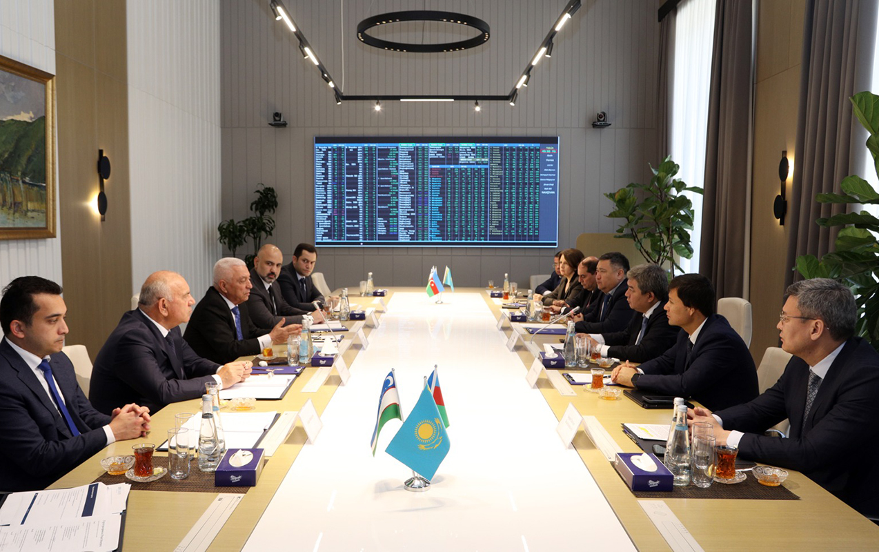 baba-rzayev-qazaxistan-ve-ozbekistan-numayende-heyetleri-ile-gorusdu