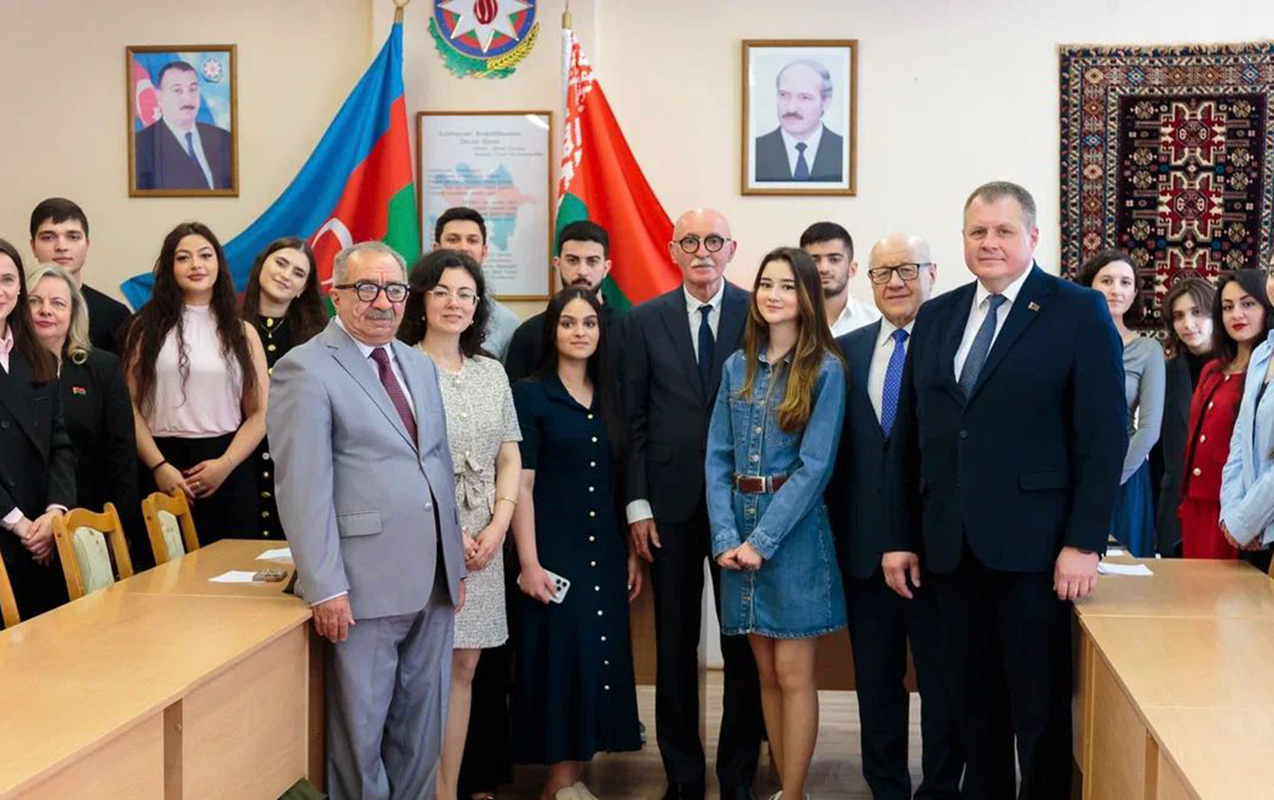 nazir-muavini-belarusda-tehsil-alan-azerbaycanli-telebelerle-gorusdu