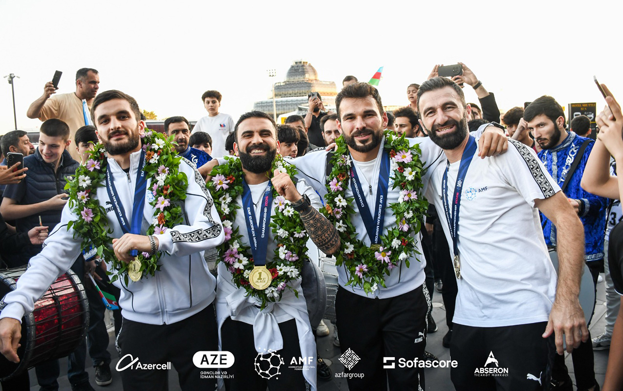 millimiz-bakida-bele-qarsilandi