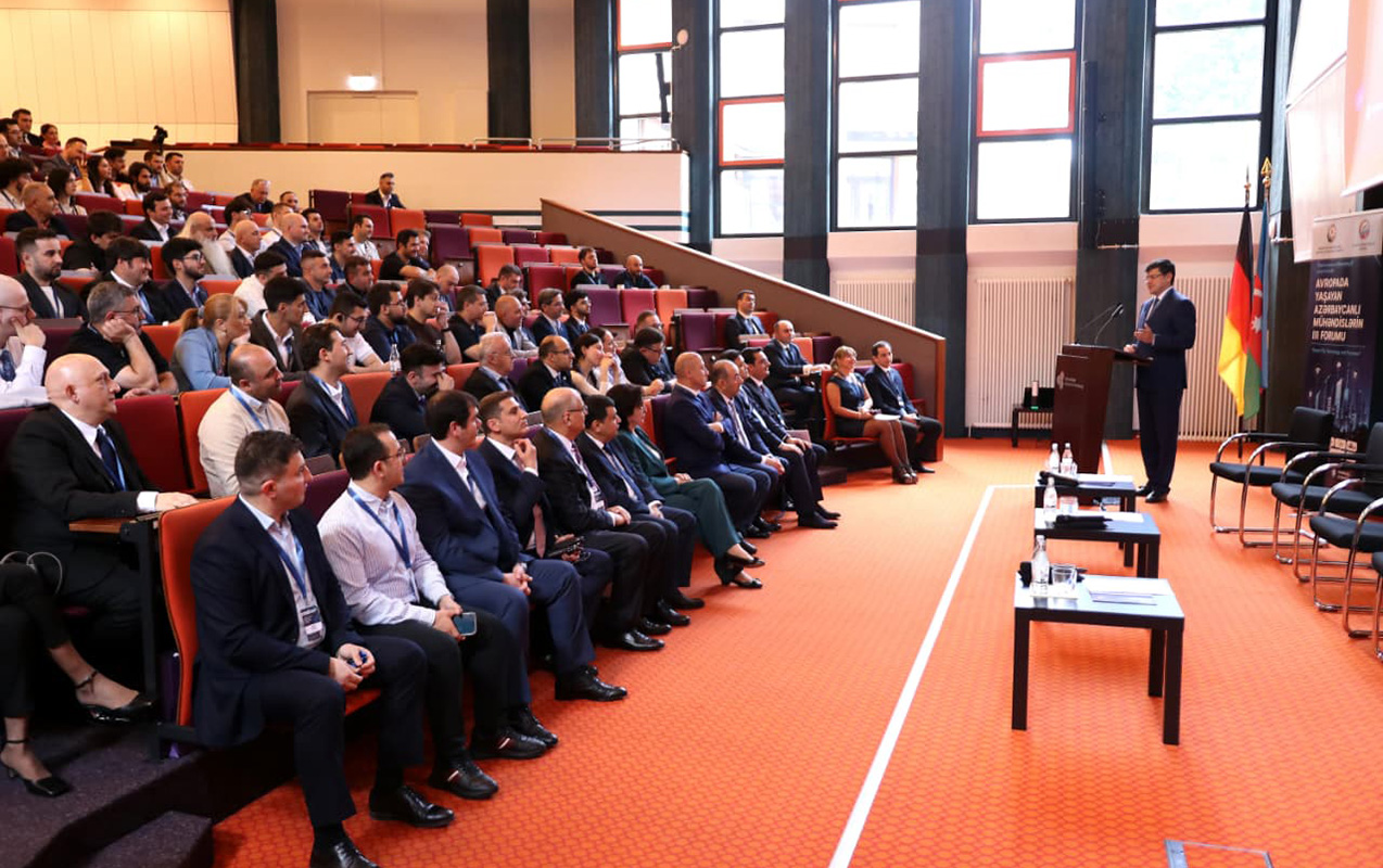 avropada-yasayan-azerbaycanli-muhendislerin-iii-forumu-kecirildi