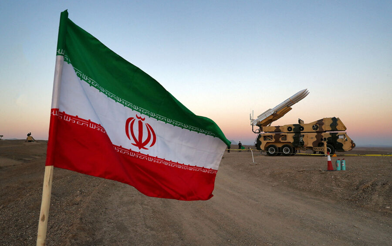 iran-israilin-esas-hava-bazalarina-raket-zerbeleri-endirib