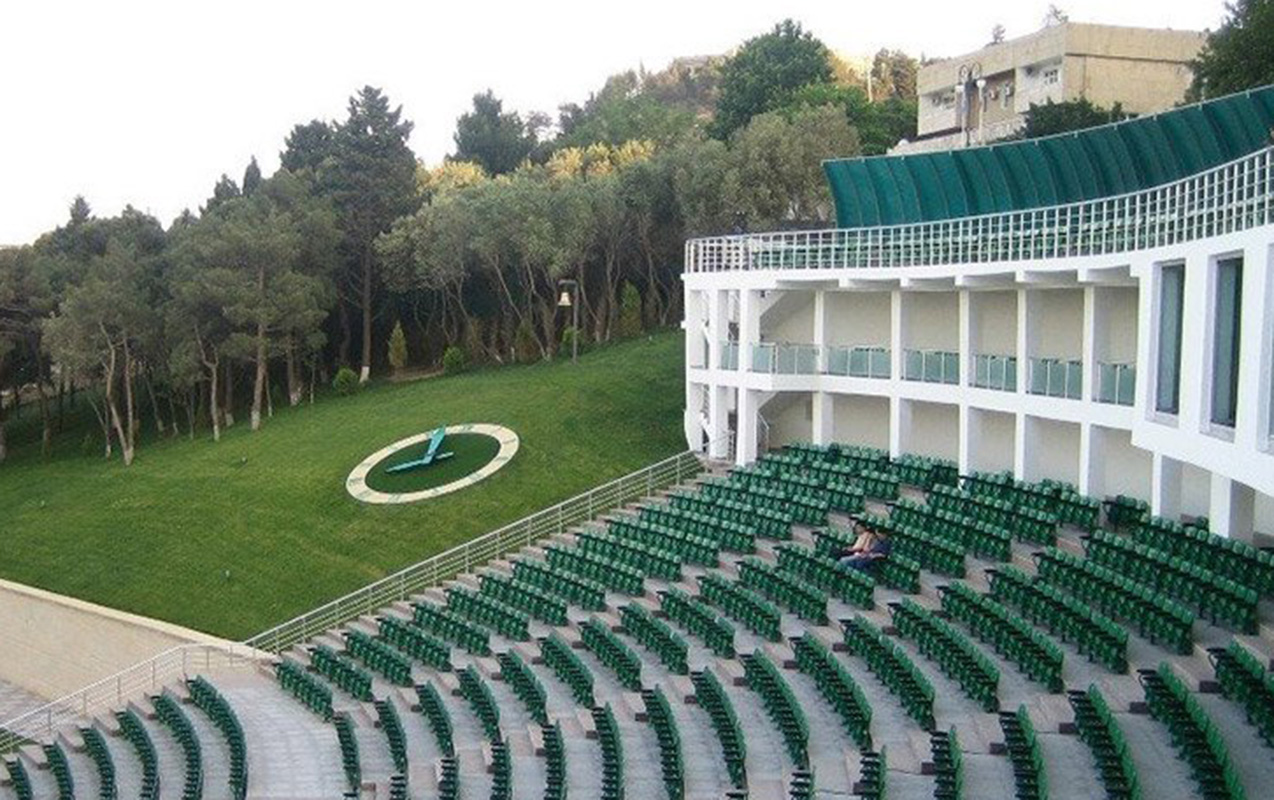 yasil-teatr-ve-baki-belediyye-teatri-medeniyyet-nazirliyinin-tabeliyine-verildi