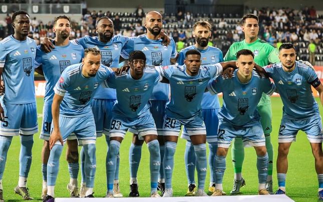 zire-5-futbolcu-ile-muqavileni-uzatdi