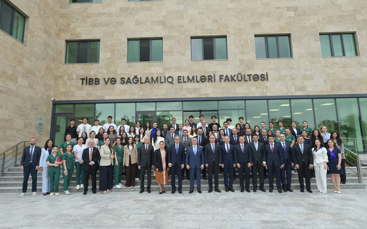 nazirler-qarabag-universitetinin-klinikasinda