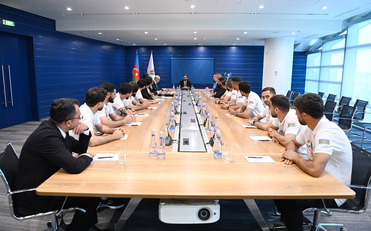 socar-in-minifutbol-komandasi-ile-gorus-kecirildi
