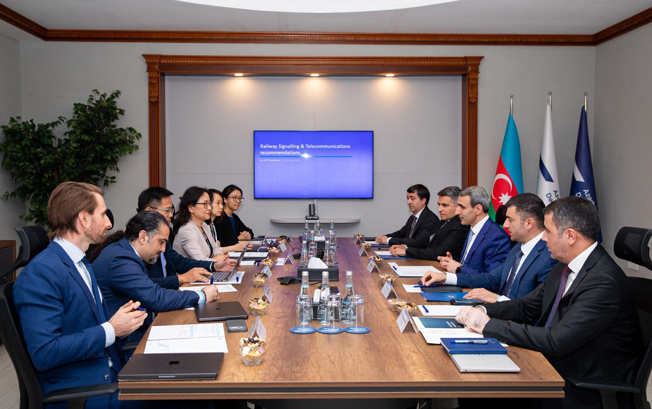 ady-ve-aiib-arasinda-emekdasliq-istiqametleri-muzakire-edildi