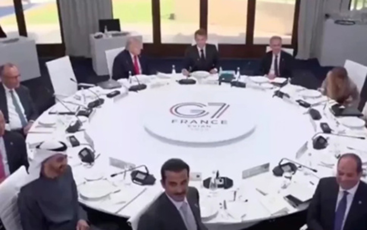 hami-sekil-cekdirmeye-qalxsa-da-tramp-yerinden-durmadi