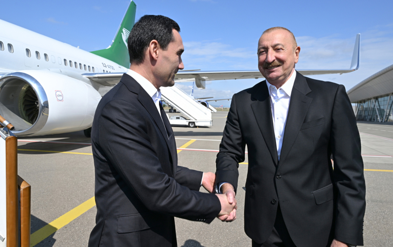 prezident-hemkarini-fuzulide-qarsiladi
