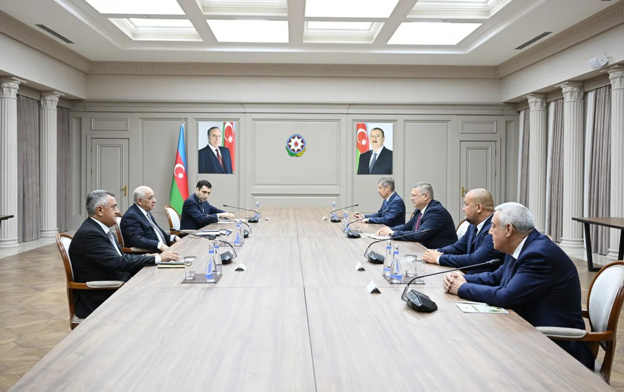 eli-esedov-hesterxan-vilayetinin-vitse-qubernatoru-hokumetinin-sedri-ile-gorusdu