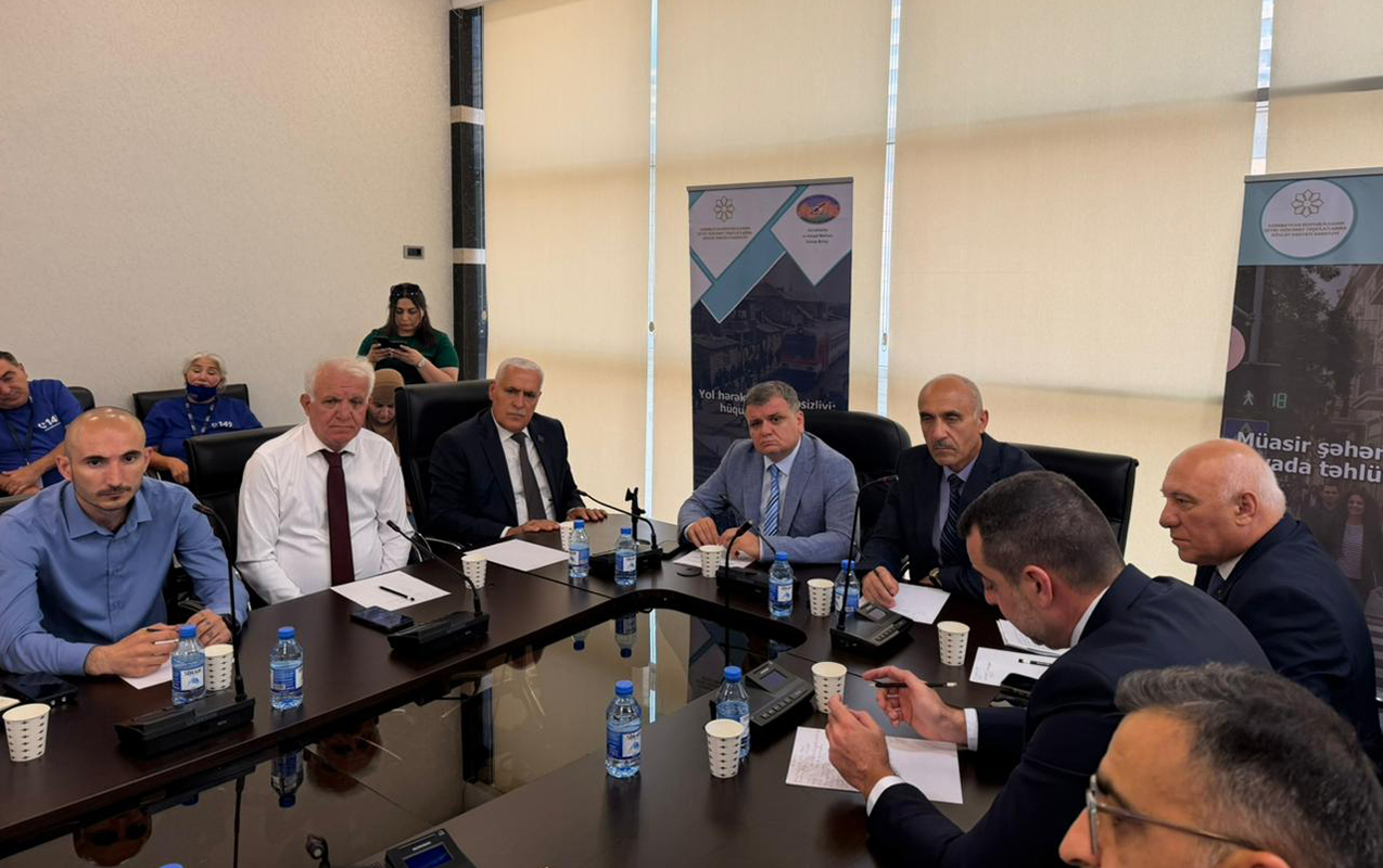azerbaycanda-piyada-kecidleri-ile-bagli-suret-heddi