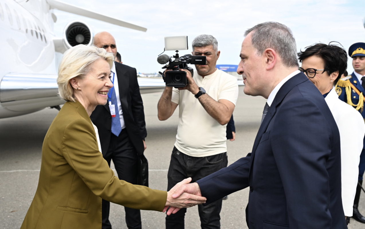 ursula-fon-der-lyayen-azerbaycandadir